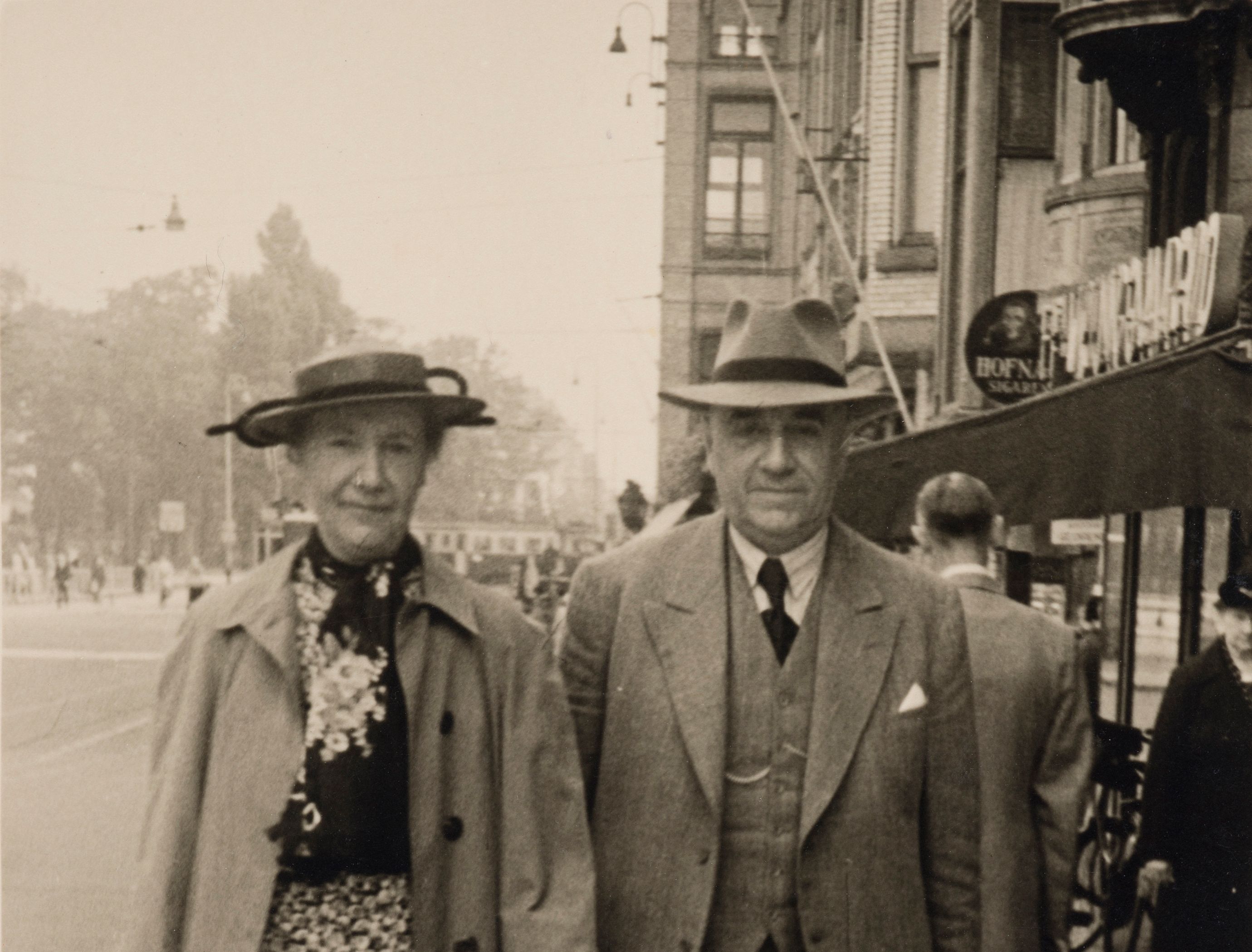1950 Van Baaren straatfoto uitsnede_01.jpg