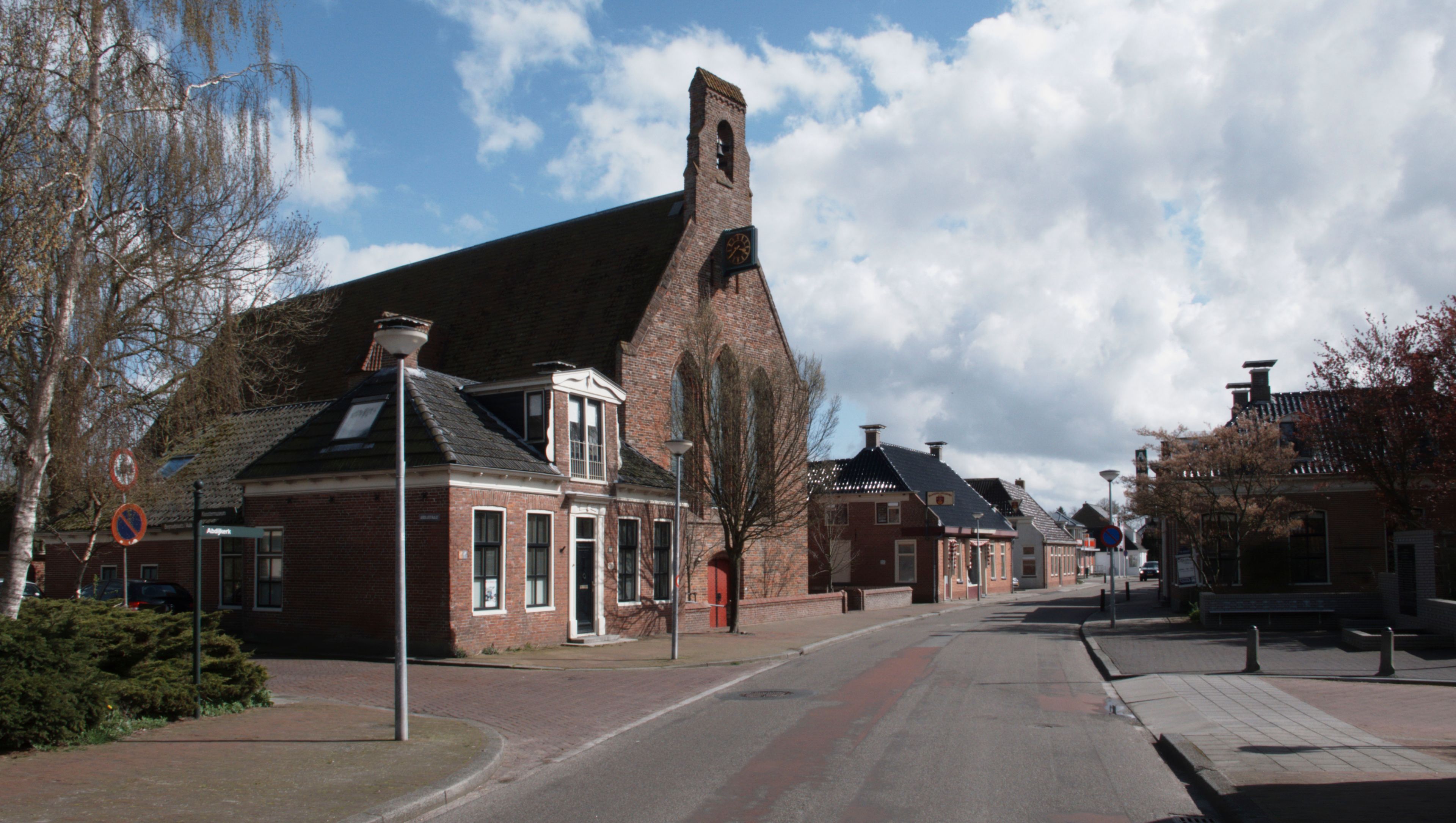 Dorp gebouwd op een ruïne