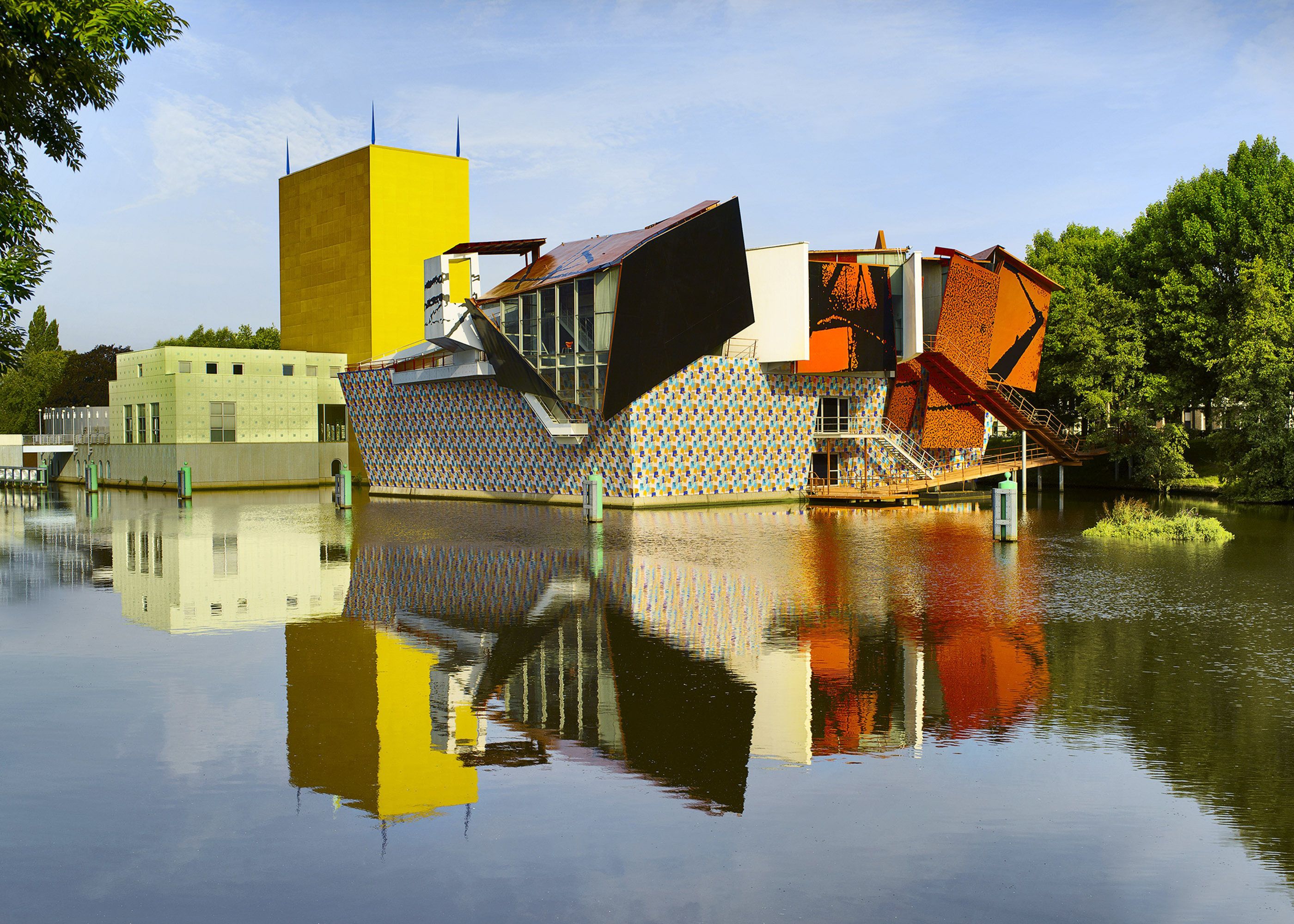 Foto van het Groninger Museum door Erik en Petra Hesmerg