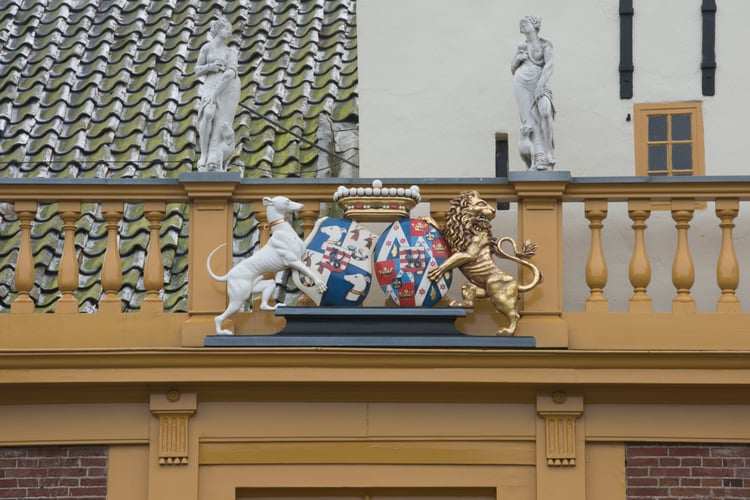 Van hazewindhondenkoppen en Franse lelies