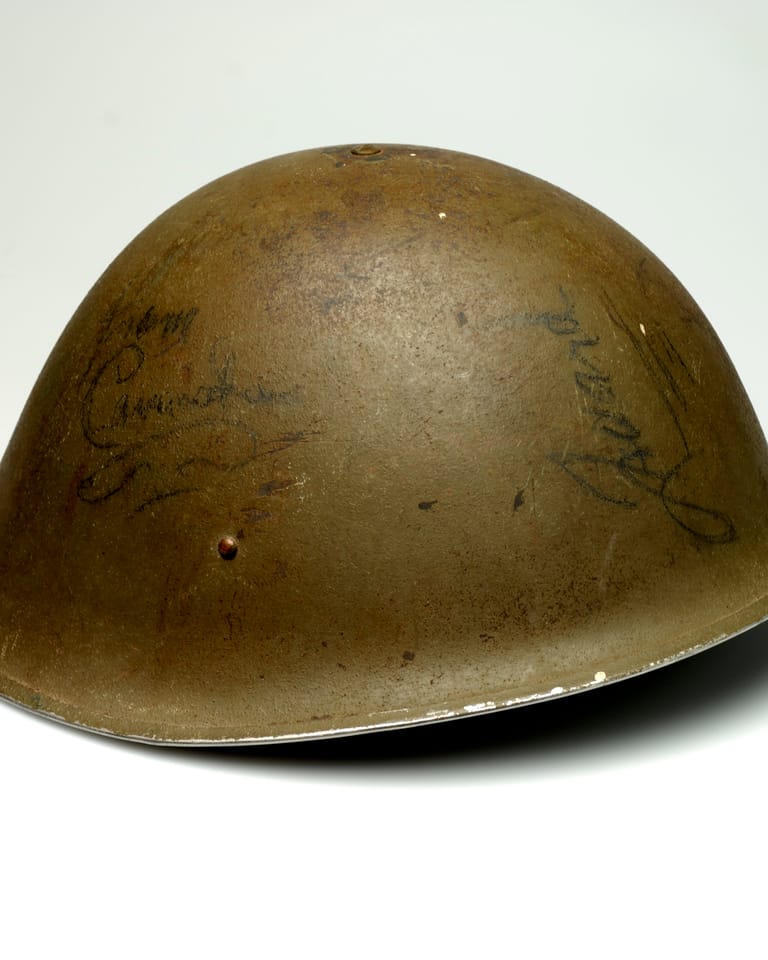 Helm met namen