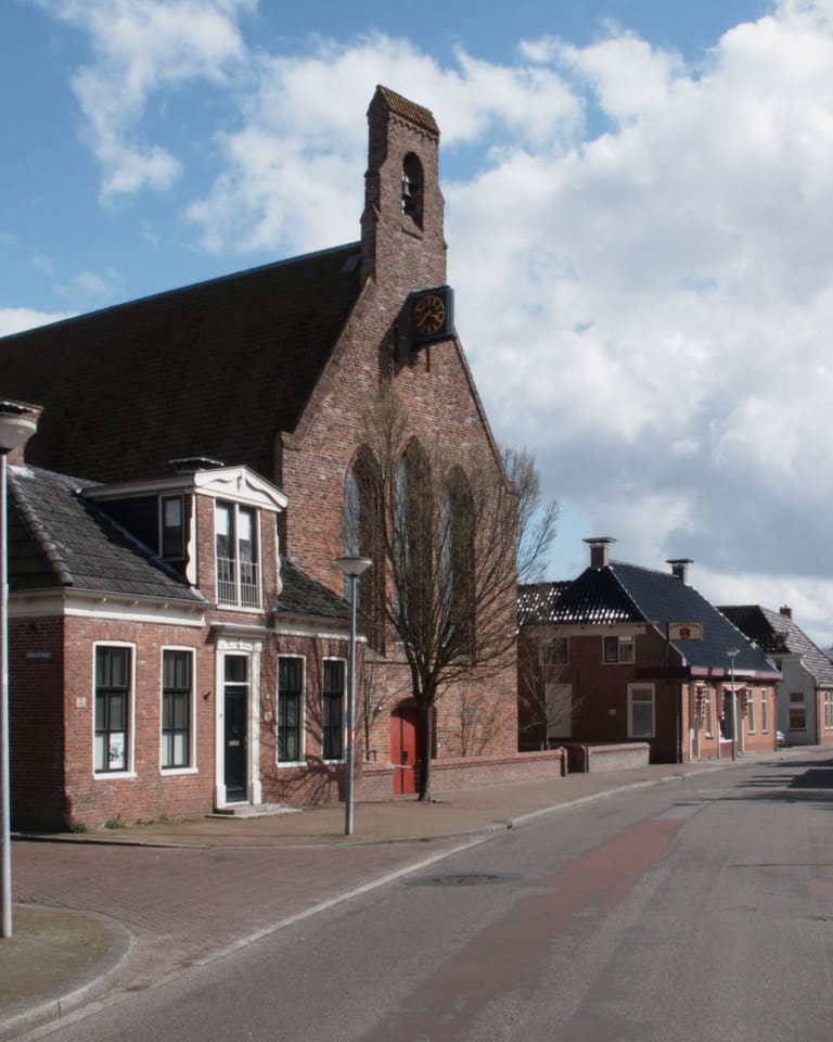Dorp gebouwd op een ruïne